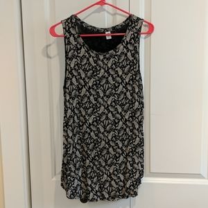 Sleeveless T with tiger print